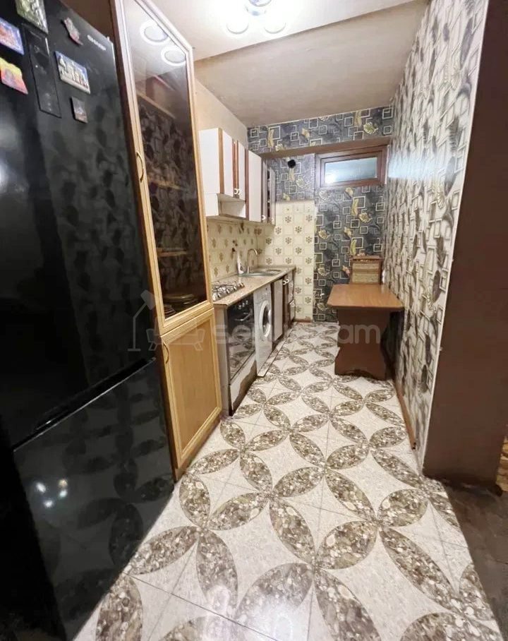 4 Սենյականոց Բնակարան Քարե Շենքում, 106քմ, 2/4 հարկ, Կոսմետիկ Վերանորոգված