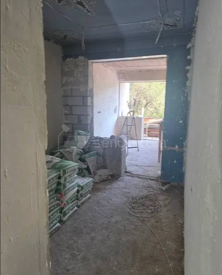 2 Սենյականոց Բնակարան Քարե Շենքում, 42քմ, 2/5 հարկ, Զրոյական Վիճակում