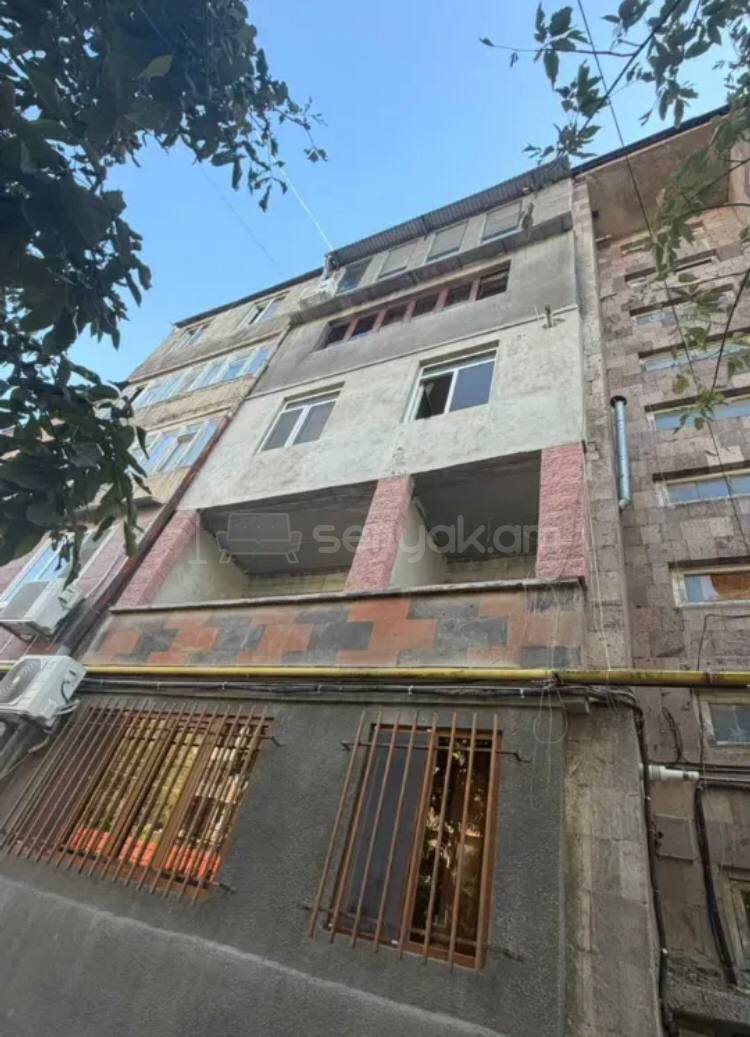2 Սենյականոց Բնակարան Քարե Շենքում, 42քմ, 2/5 հարկ, Զրոյական Վիճակում