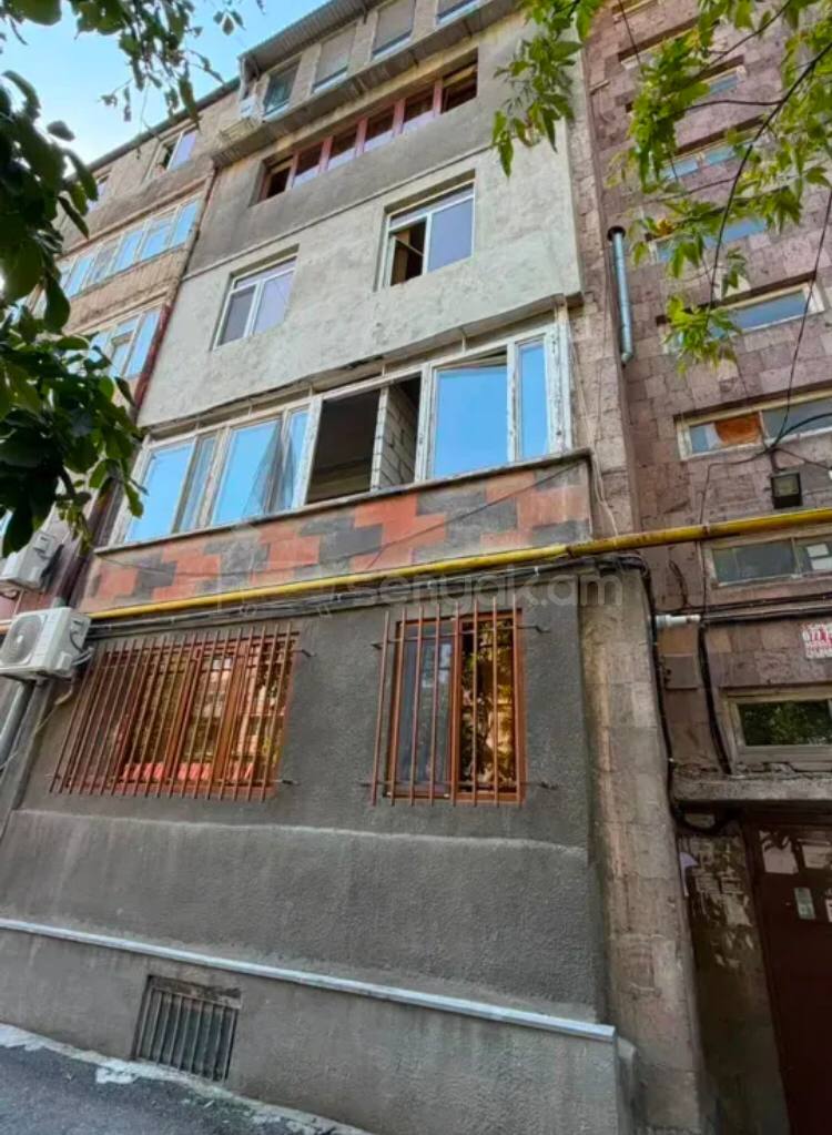 2 Սենյականոց Բնակարան Քարե Շենքում, 42քմ, 2/5 հարկ, Զրոյական Վիճակում