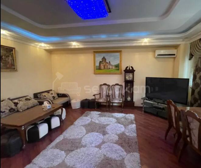 3 Սենյականոց Բնակարան Քարե Շենքում, 92քմ, 1/3 հարկ, Կապիտալ Վերանորոգված, Կահավորված