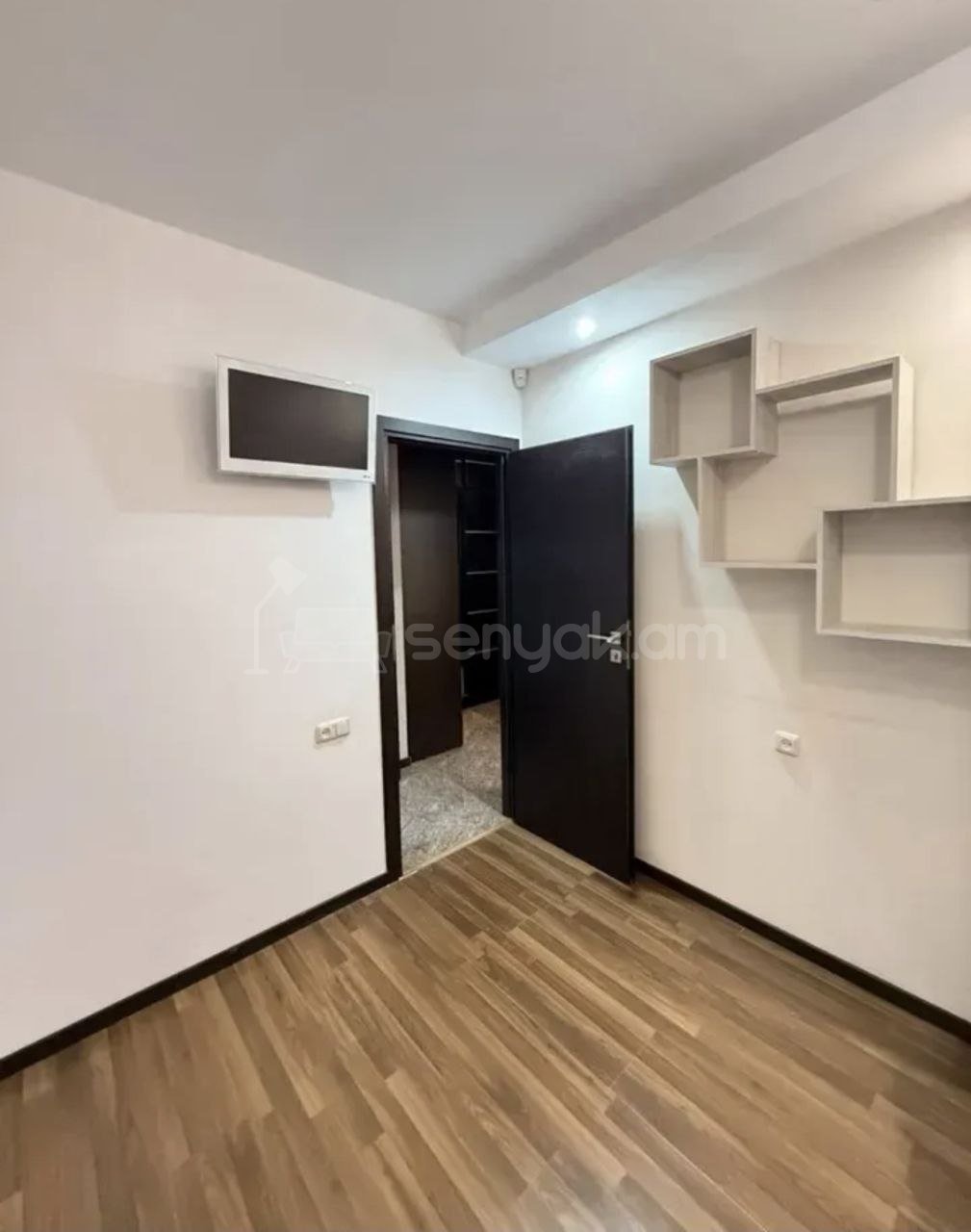 3 Սենյականոց Բնակարան, 74քմ, 1/9 հարկ, Կապիտալ Վերանորոգված