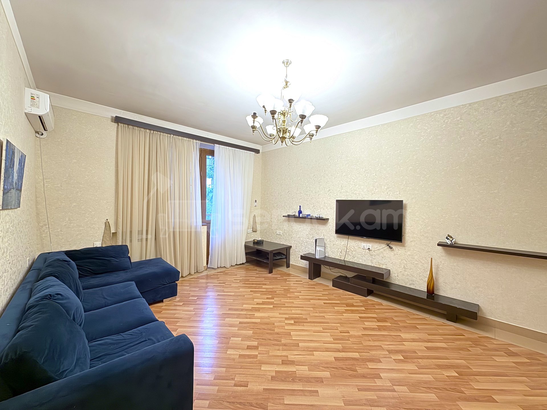 3 Սենյականոց Բնակարան Քարե Շենքում, 109քմ, 4/5 հարկ, Կապիտալ Վերանորոգված, Կահավորված, Արևկող