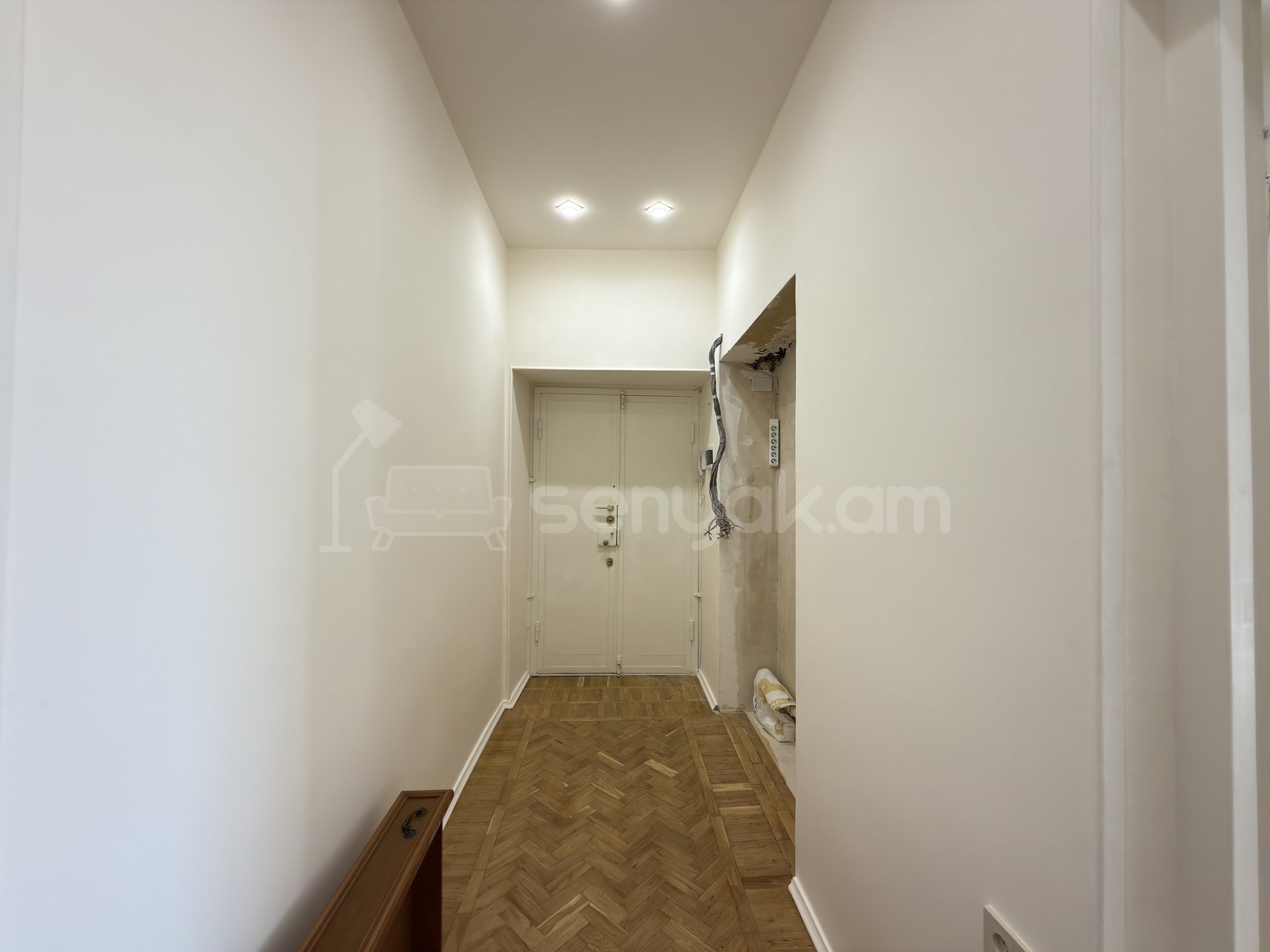 3 Սենյականոց Բնակարան Քարե Շենքում, 110քմ, 4/5 հարկ, Կապիտալ Վերանորոգված, Կահավորված, Արևկող