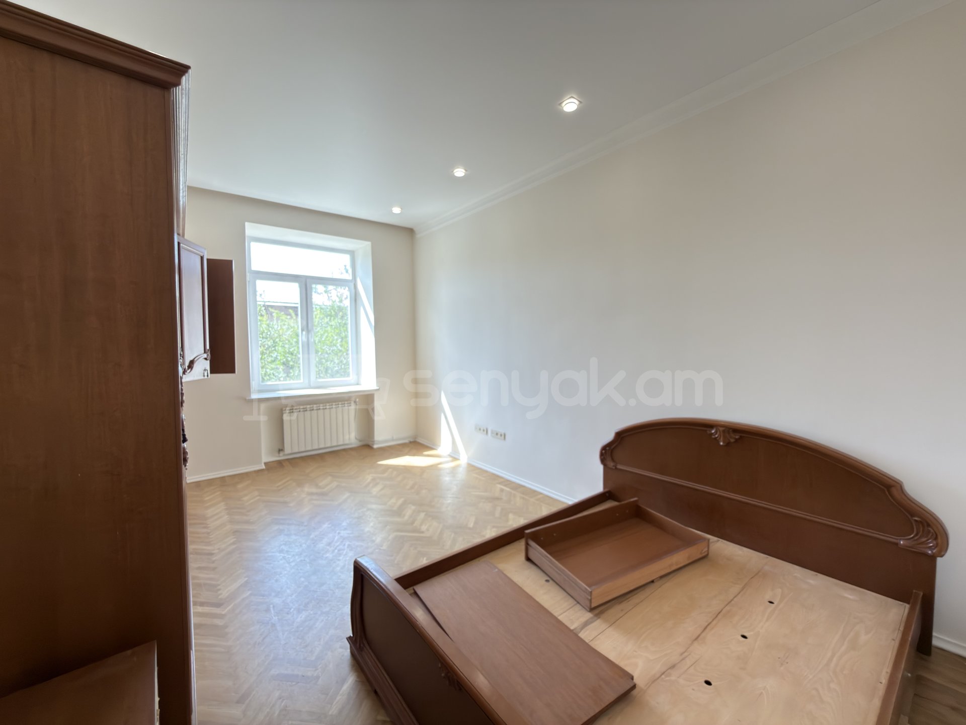 3 Սենյականոց Բնակարան Քարե Շենքում, 110քմ, 4/5 հարկ, Կապիտալ Վերանորոգված, Կահավորված, Արևկող