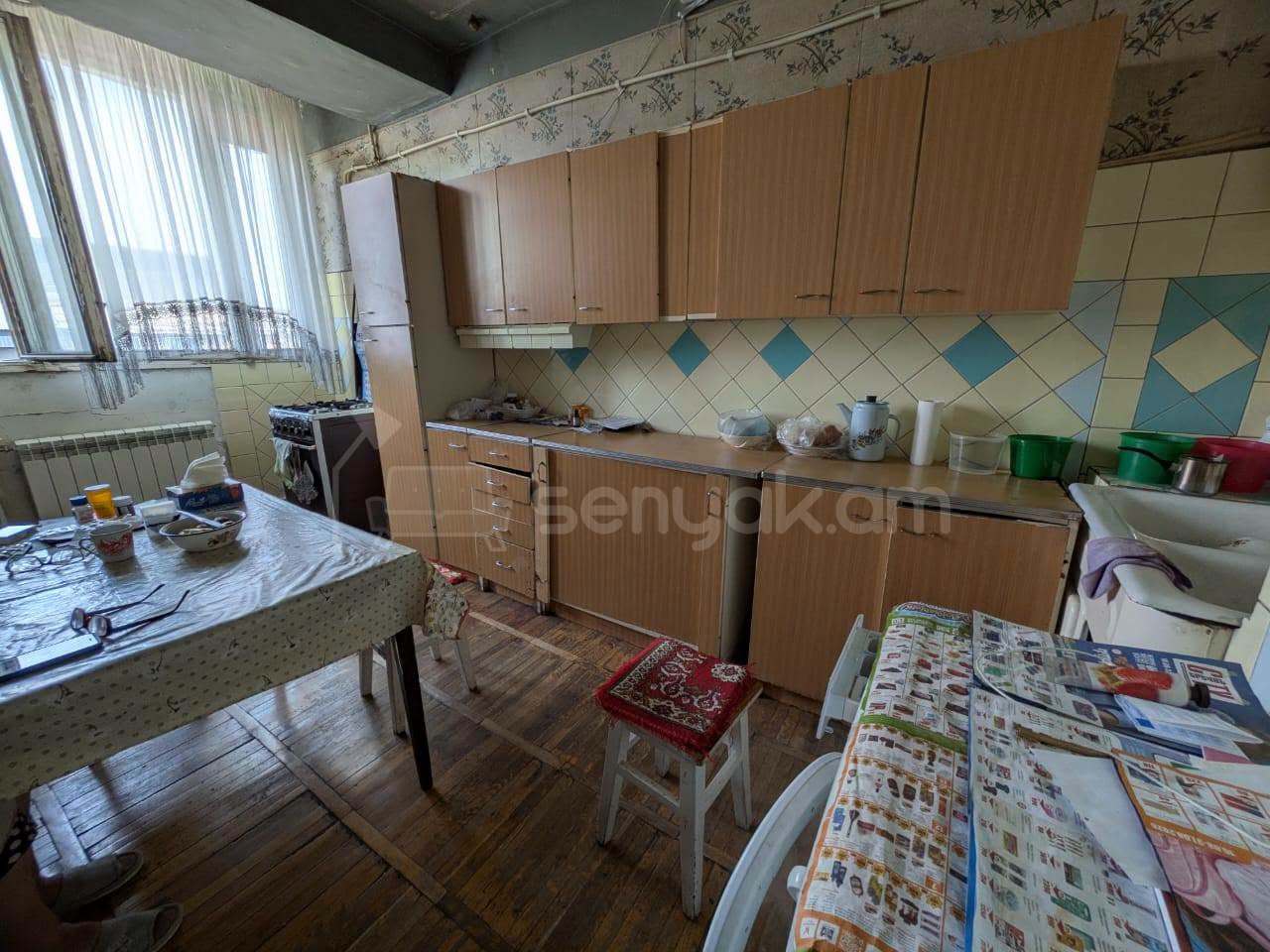 3 Սենյականոց Բնակարան, 95քմ, 13/13 հարկ, Պետական Վիճակում