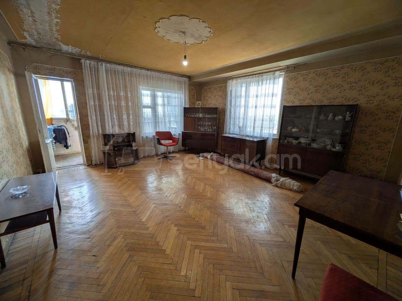 3 Սենյականոց Բնակարան, 95քմ, 13/13 հարկ, Պետական Վիճակում
