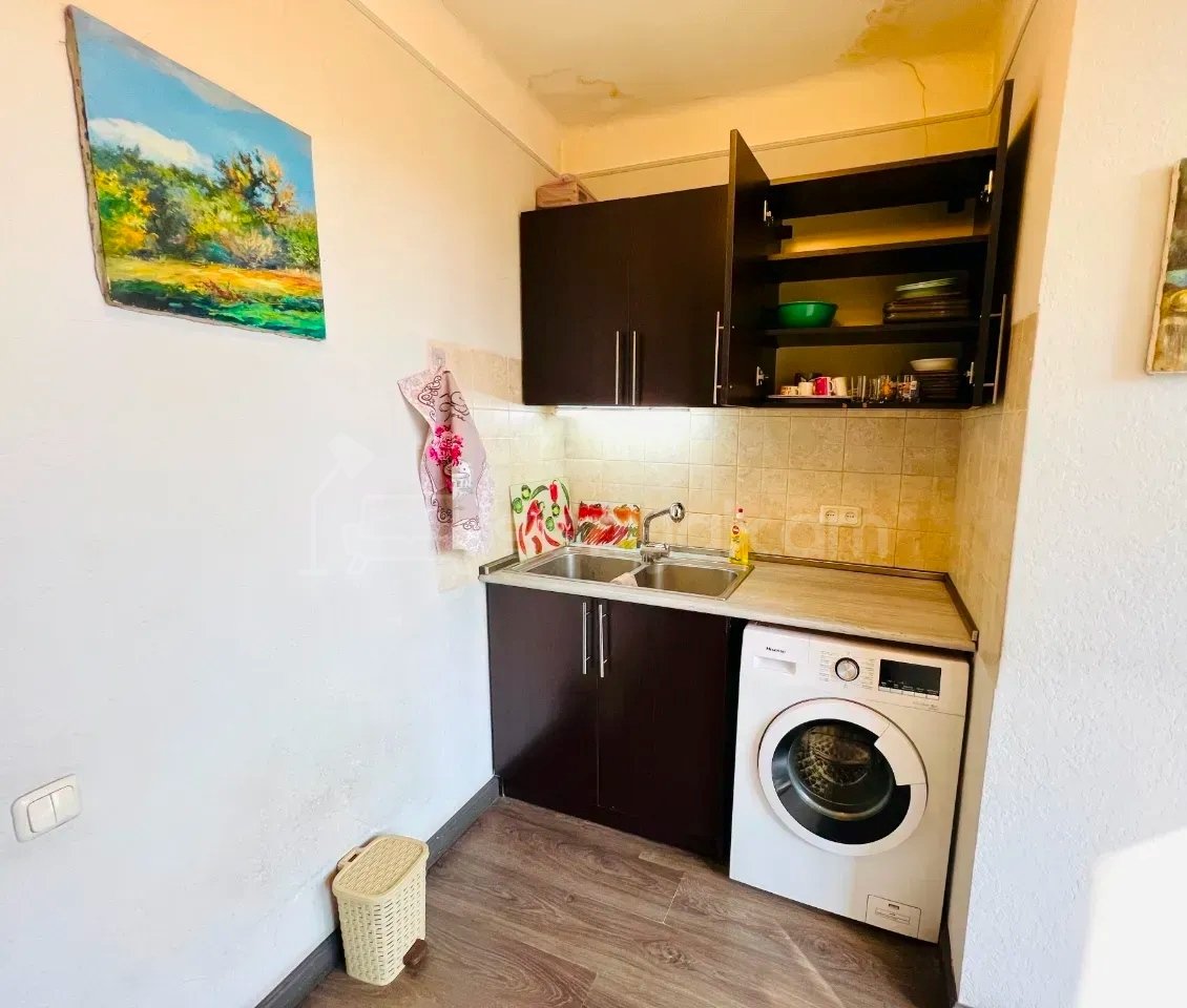 3 Սենյականոց Բնակարան Քարե Շենքում, 74քմ, 2/5 հարկ, Կապիտալ Վերանորոգված
