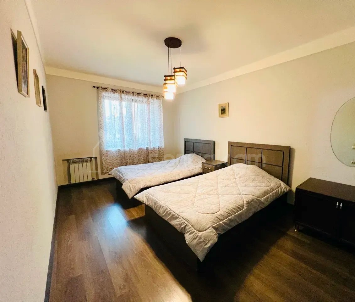 3 Սենյականոց Բնակարան Քարե Շենքում, 74քմ, 2/5 հարկ, Կապիտալ Վերանորոգված