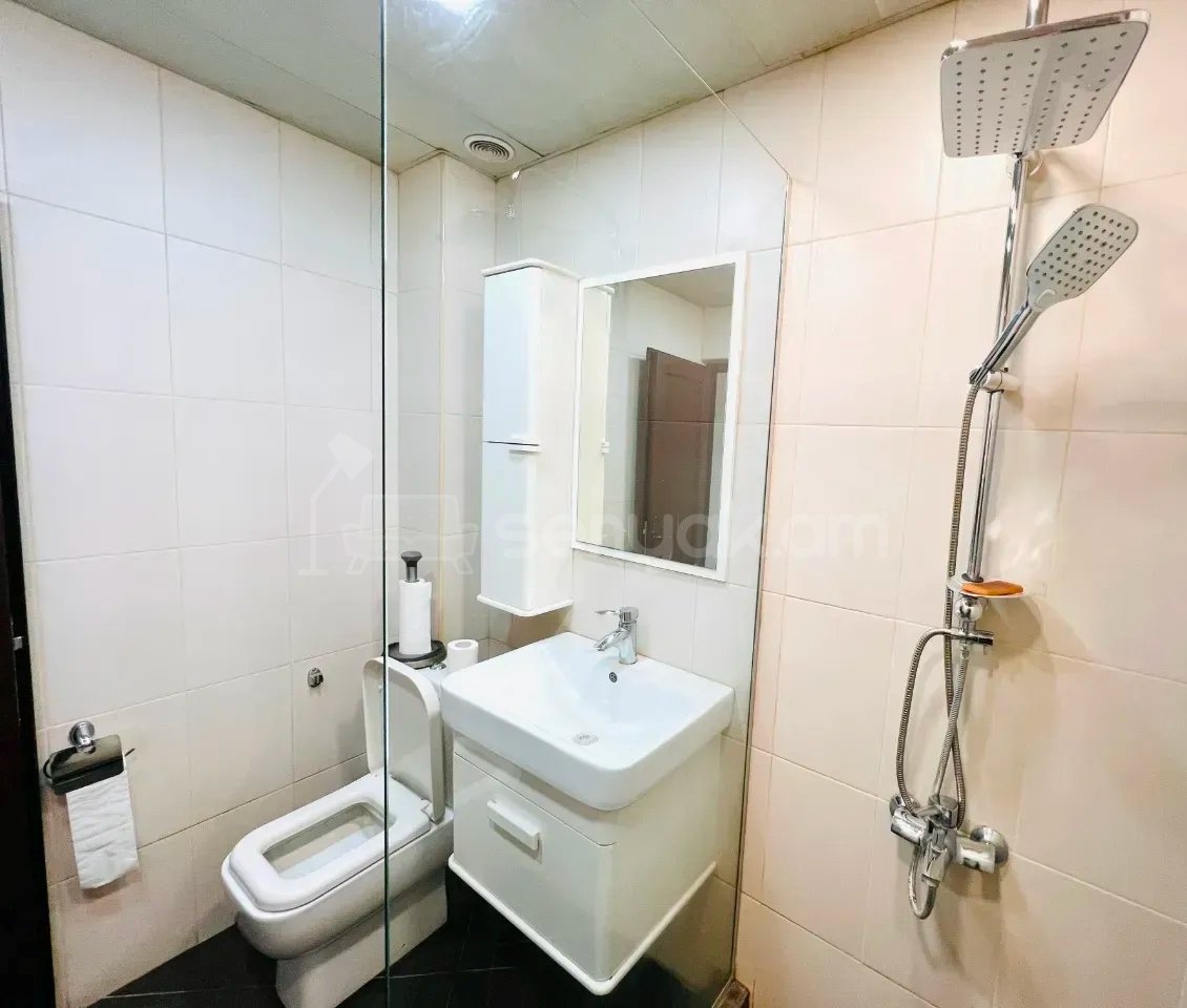 3 Սենյականոց Բնակարան Քարե Շենքում, 74քմ, 2/5 հարկ, Կապիտալ Վերանորոգված