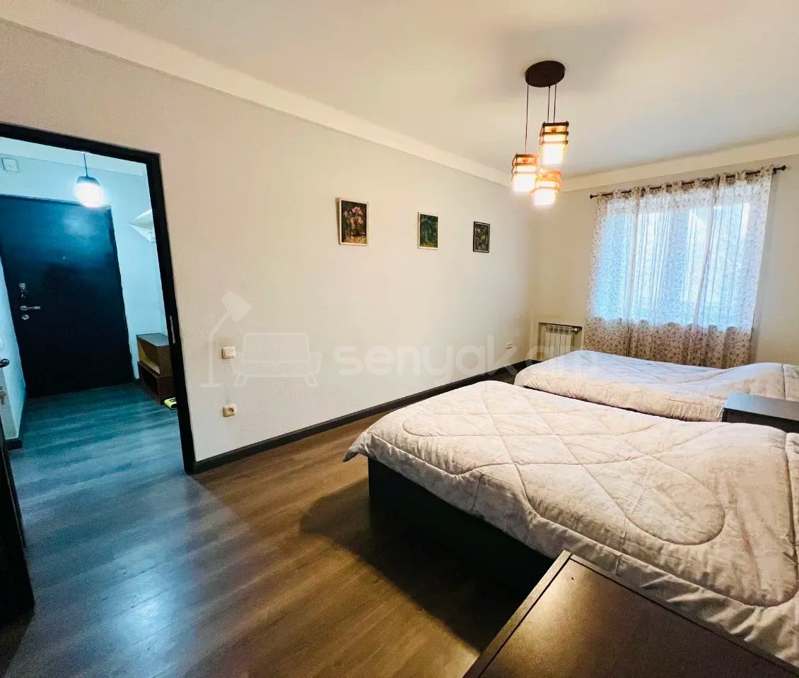 3 Սենյականոց Բնակարան Քարե Շենքում, 74քմ, 2/5 հարկ, Կապիտալ Վերանորոգված