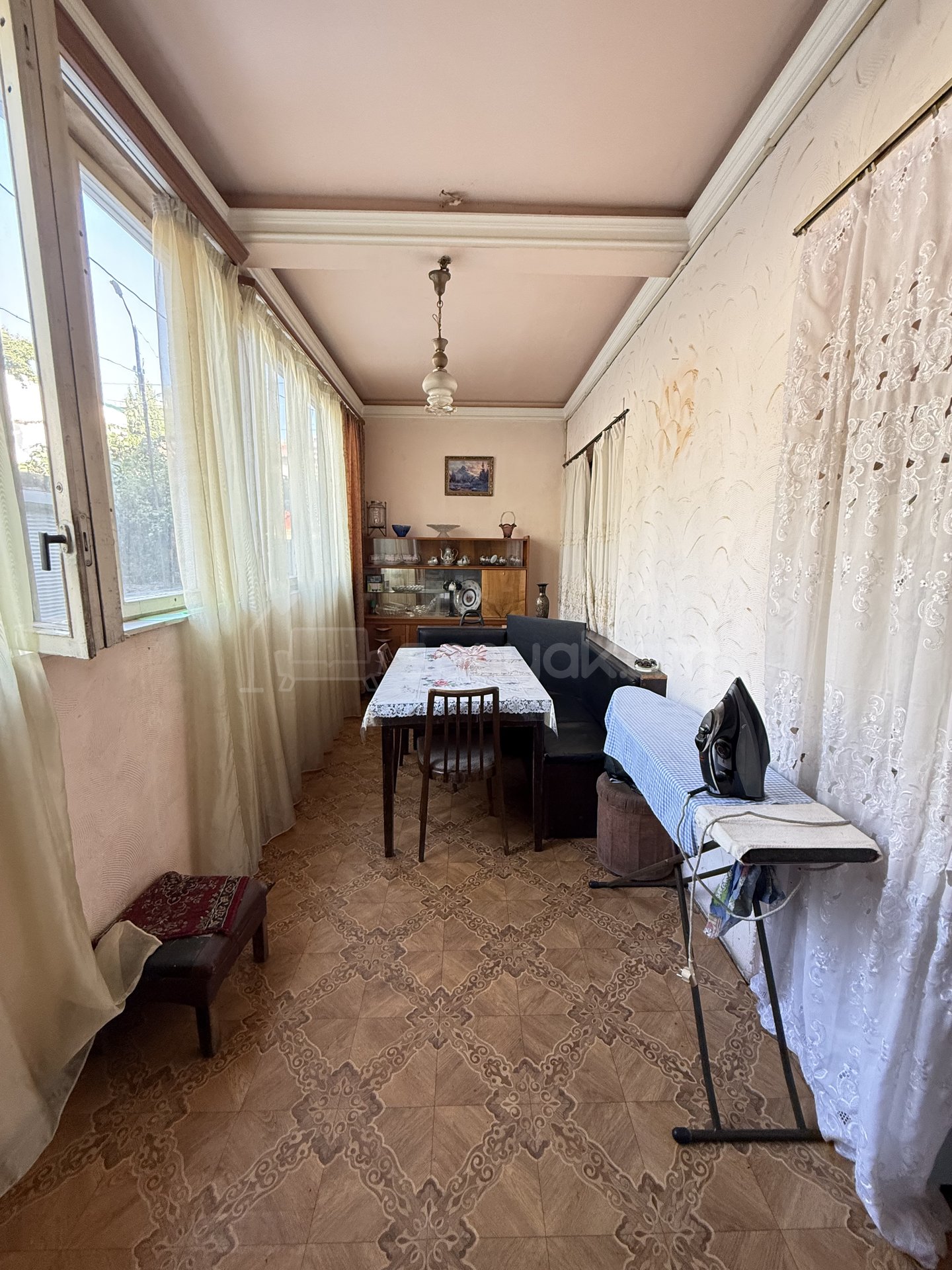 3 Սենյականոց Բնակարան Քարե Շենքում, 94քմ, 1/5 հարկ, Պետական Վիճակում