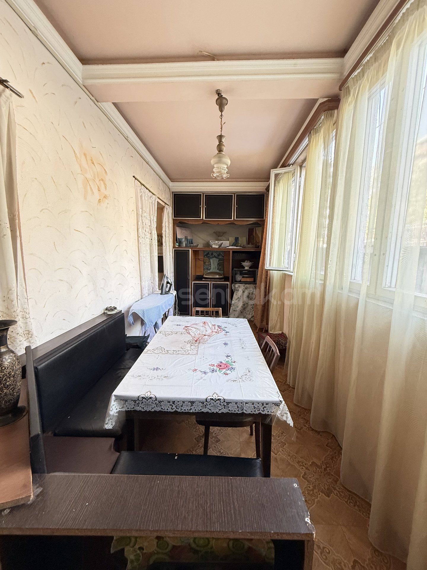 3 Սենյականոց Բնակարան Քարե Շենքում, 94քմ, 1/5 հարկ, Պետական Վիճակում