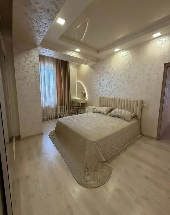 4 Սենյականոց Բնակարան Նորակառույցում, 120քմ, 11/13 հարկ, Կապիտալ Վերանորոգված