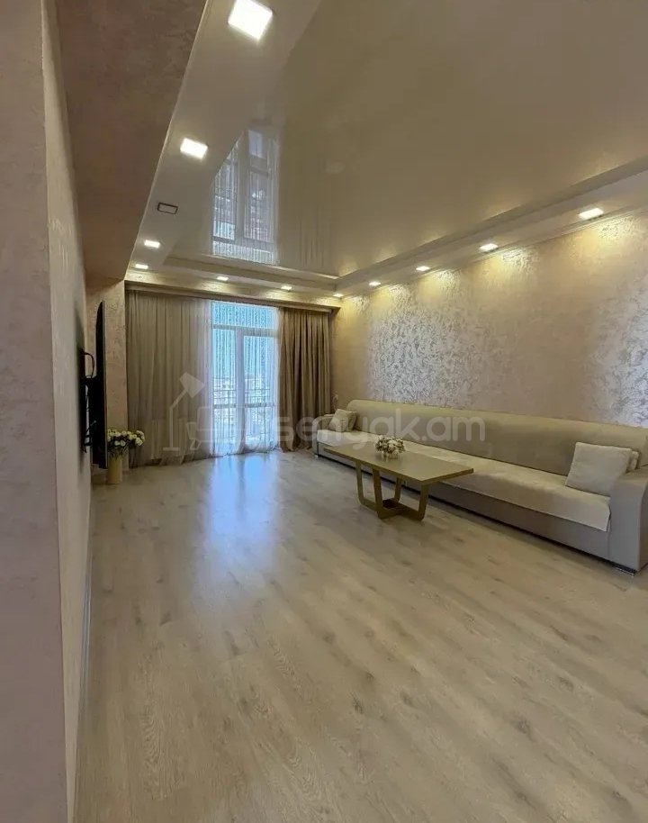 4 Սենյականոց Բնակարան Նորակառույցում, 120քմ, 11/13 հարկ, Կապիտալ Վերանորոգված