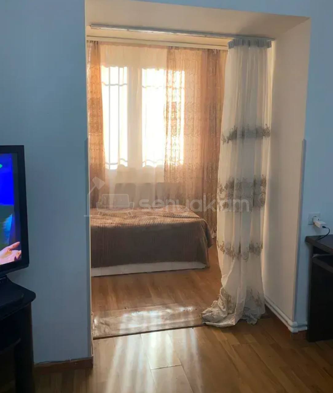3 Սենյականոց Բնակարան Քարե Շենքում, 51քմ, 1/4 հարկ, Կոսմետիկ Վերանորոգված, Կահավորված