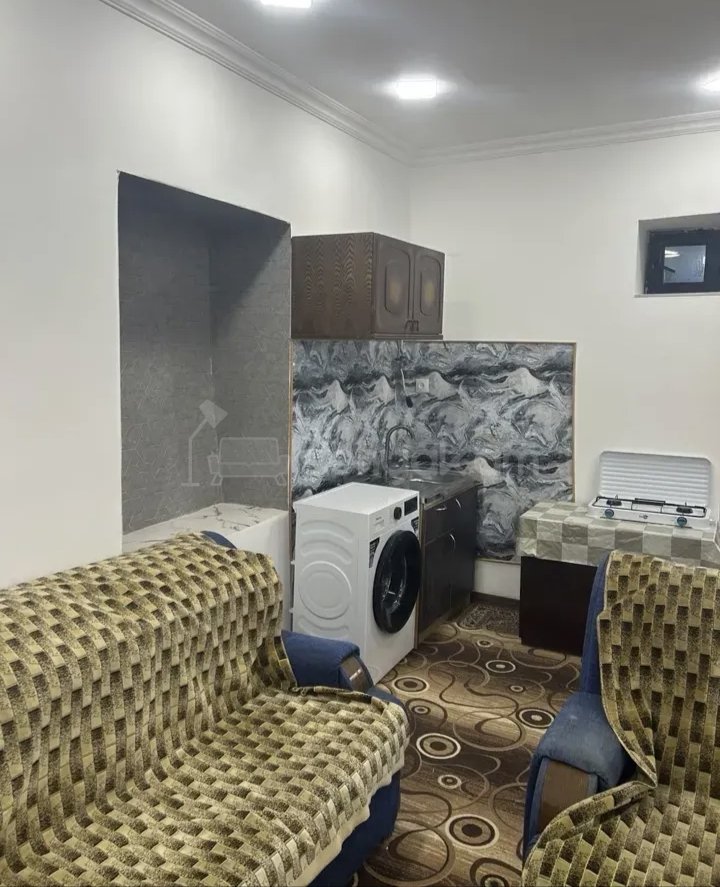3 Սենյականոց Բնակարան Քարե Շենքում, 68քմ, 1/1 հարկ, Կապիտալ Վերանորոգված, Կահավորված