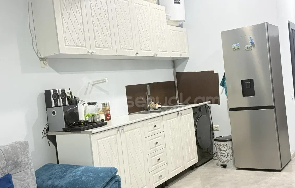 2 Սենյականոց Բնակարան Քարե Շենքում, 50քմ, 2/4 հարկ, Կապիտալ Վերանորոգված
