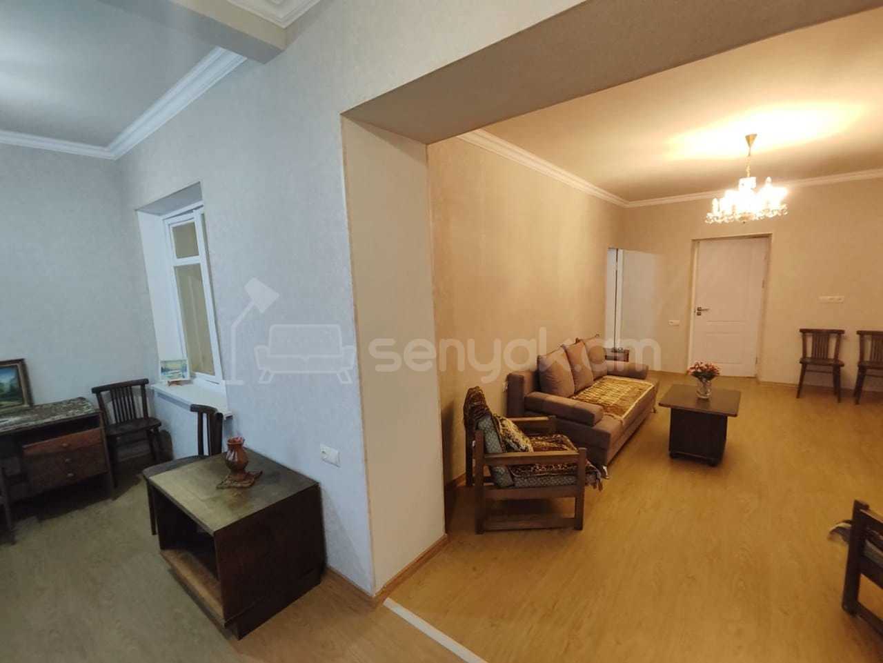 3 Սենյականոց Բնակարան Քարե Շենքում, 75քմ, 5/5 հարկ, Դիզայներական Վերանորոգված