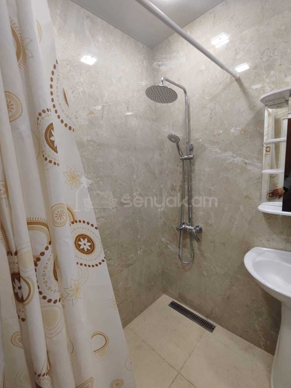 3 Սենյականոց Բնակարան Քարե Շենքում, 75քմ, 5/5 հարկ, Դիզայներական Վերանորոգված