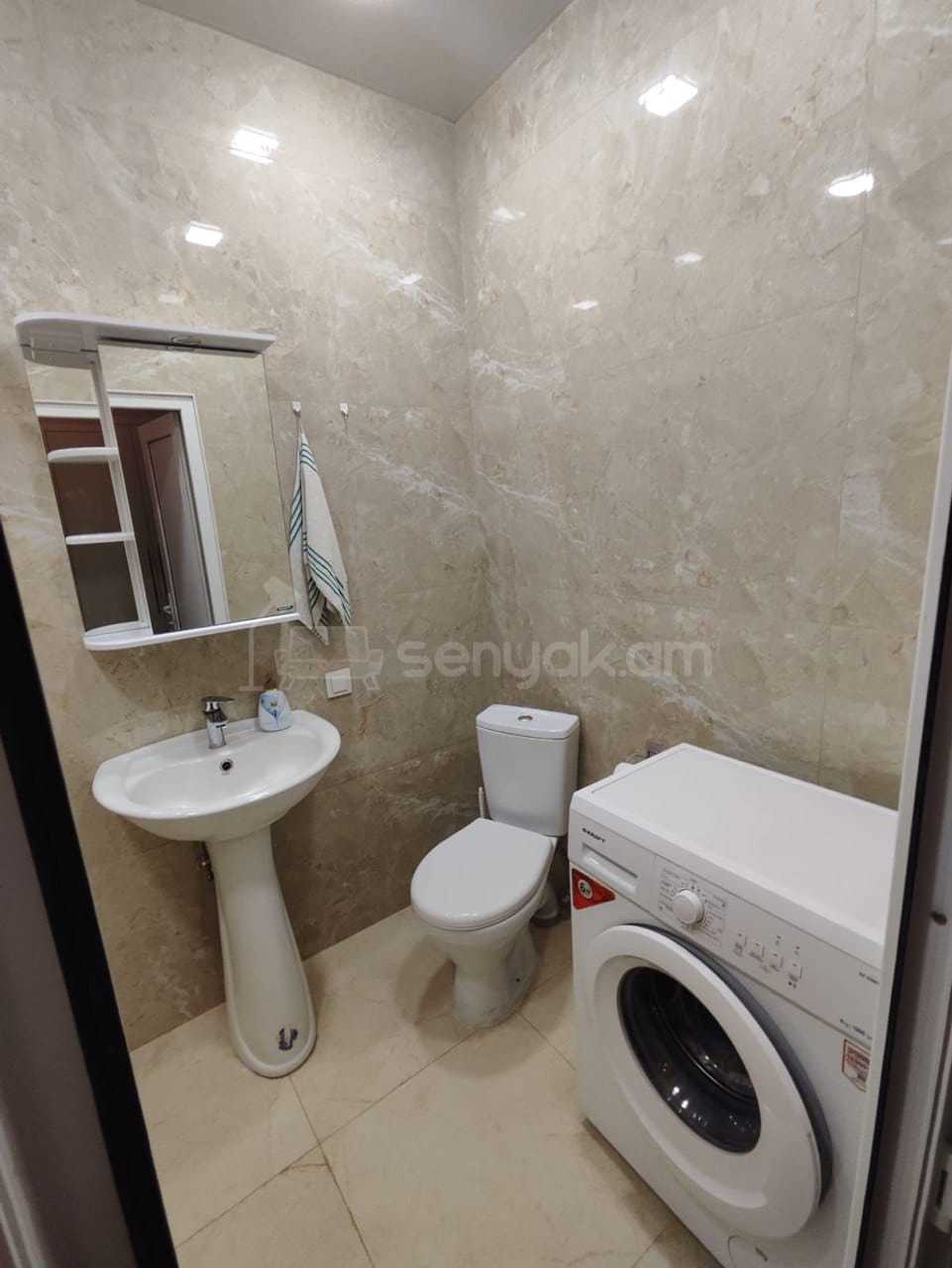 3 Սենյականոց Բնակարան Քարե Շենքում, 75քմ, 5/5 հարկ, Դիզայներական Վերանորոգված