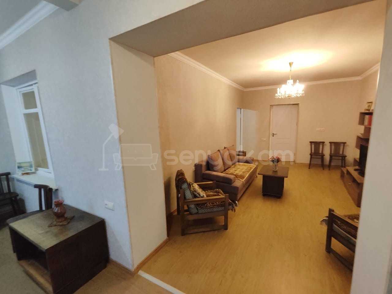 3 Սենյականոց Բնակարան Քարե Շենքում, 75քմ, 5/5 հարկ, Դիզայներական Վերանորոգված