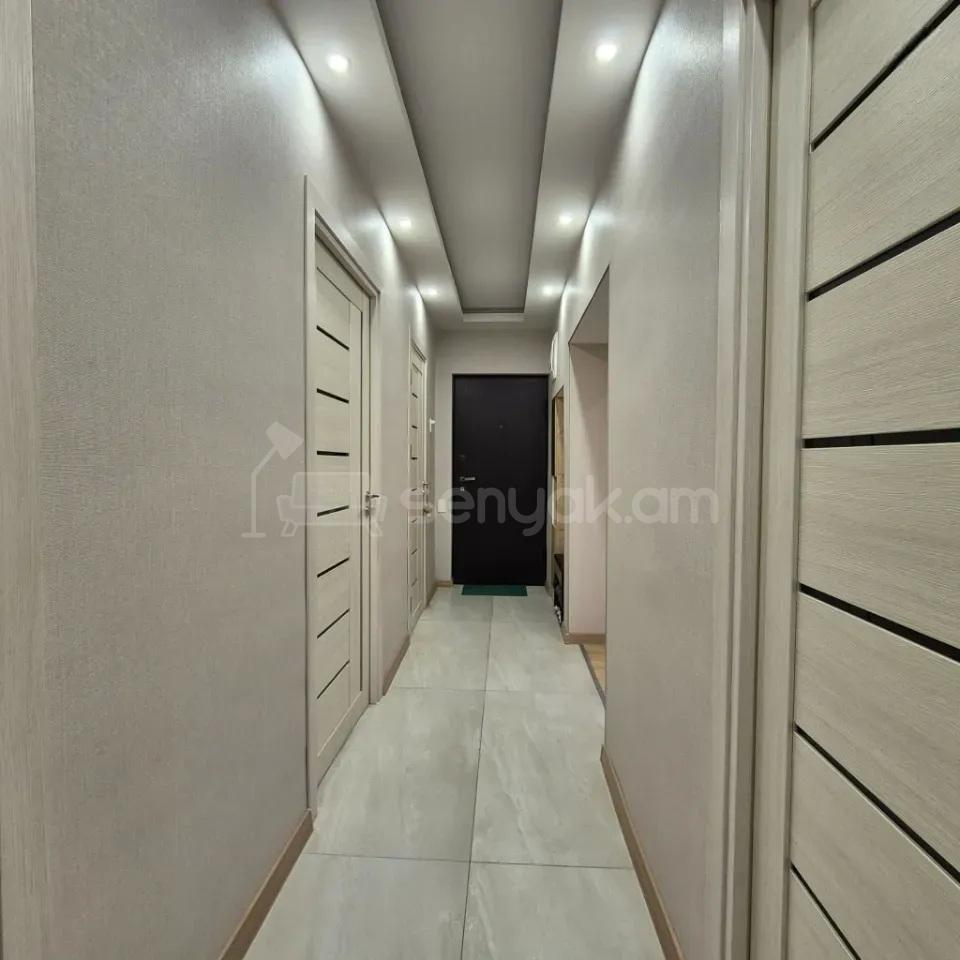 3 Սենյականոց Բնակարան Քարե Շենքում, 83քմ, 5/5 հարկ, Կապիտալ Վերանորոգված