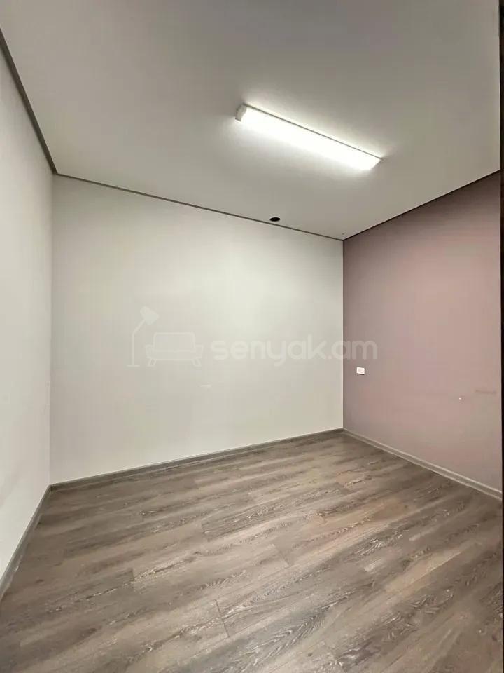 4 Սենյականոց Բնակարան Նորակառույցում, 130քմ, 5/5 հարկ, Կապիտալ Վերանորոգված