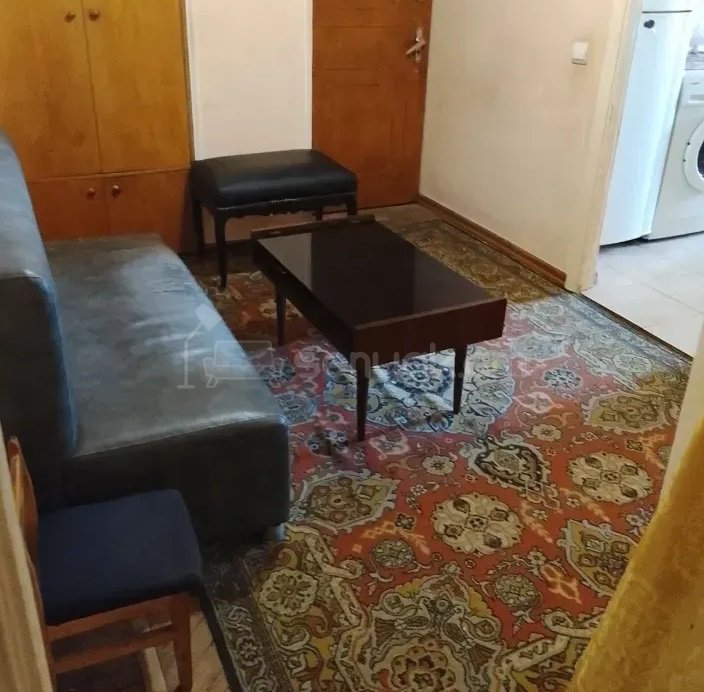 3 Սենյականոց Բնակարան Քարե Շենքում, 77քմ, 4/5 հարկ, Պետական Վիճակում