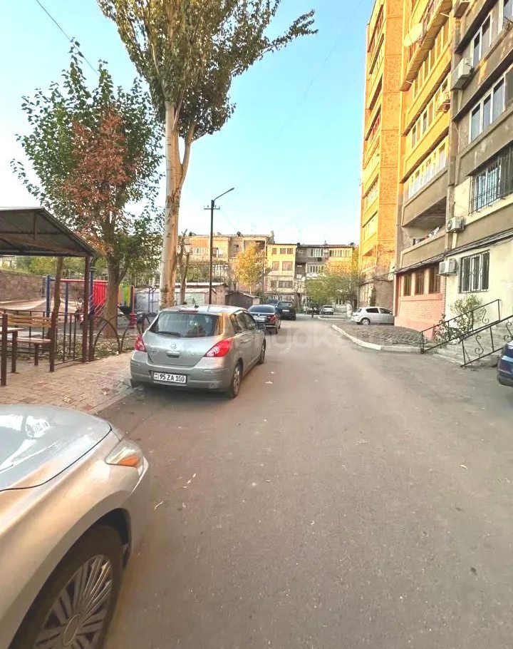 2 Սենյականոց Բնակարան, 82քմ, 4/9 հարկ, Պետական Վիճակում