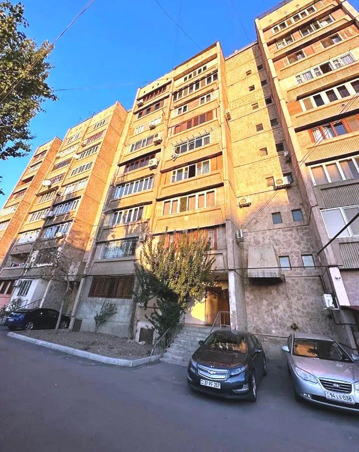2 Սենյականոց Բնակարան, 82քմ, 4/9 հարկ, Պետական Վիճակում