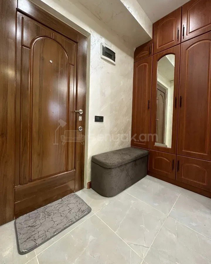 2 Սենյականոց Բնակարան, 43քմ, 8/10 հարկ, Կապիտալ Վերանորոգված