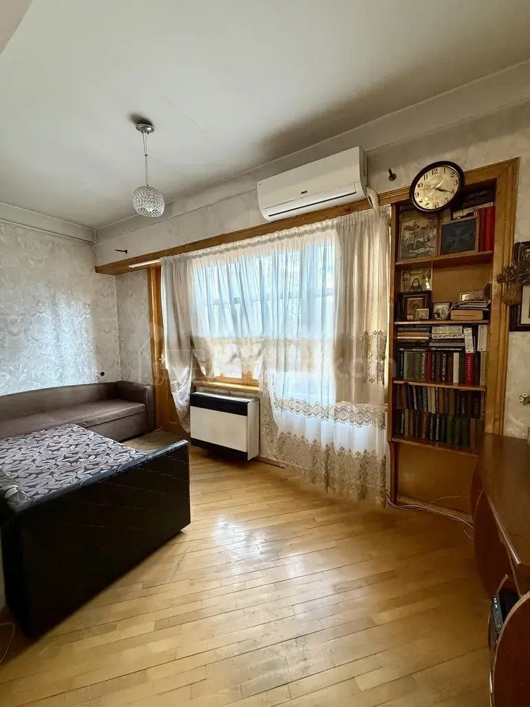 2 Սենյականոց Բնակարան Քարե Շենքում, 72քմ, 2/5 հարկ, Կապիտալ Վերանորոգված