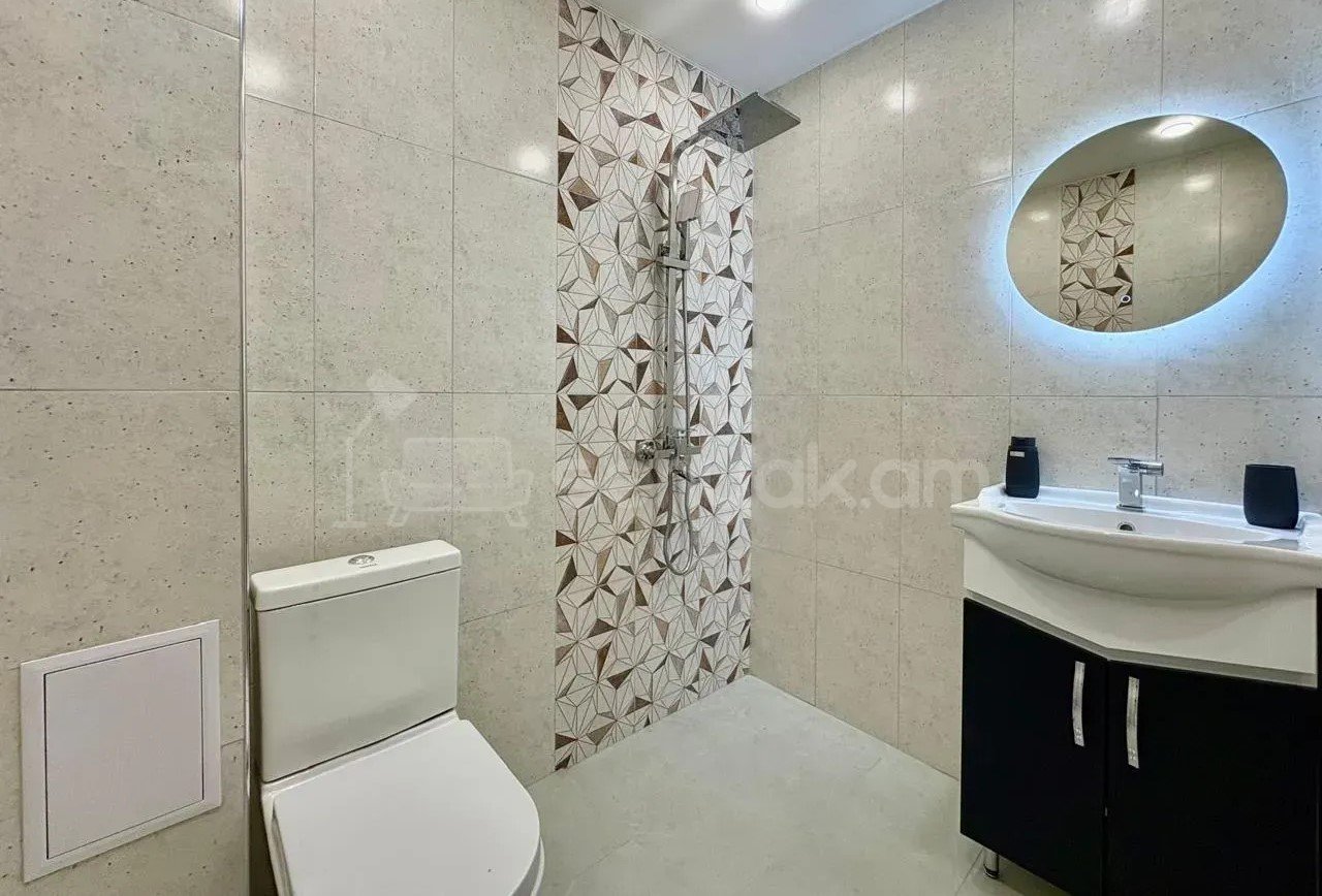 2 Սենյականոց Բնակարան Քարե Շենքում, 41քմ, 4/5 հարկ, Կապիտալ Վերանորոգված