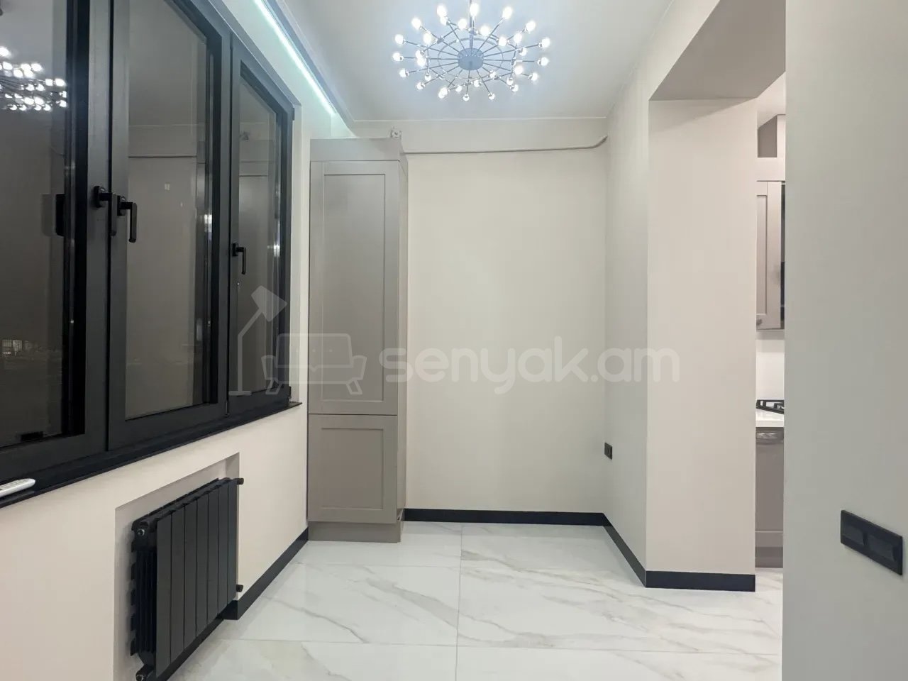 3 Սենյականոց Բնակարան Քարե Շենքում, 84քմ, 4/5 հարկ, Կապիտալ Վերանորոգված
