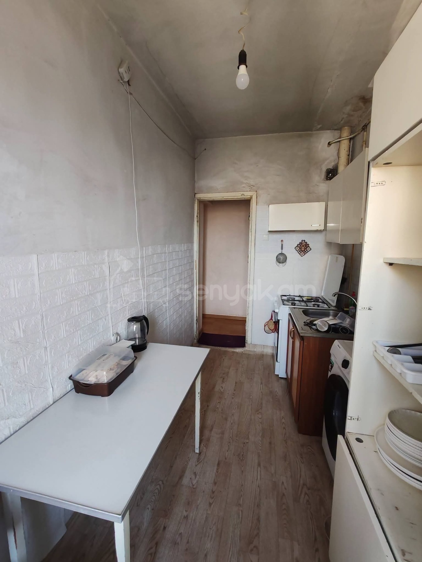 3 Սենյականոց Բնակարան, 80քմ, 8/9 հարկ, Նորմալ Վիճակում, Կահավորված
