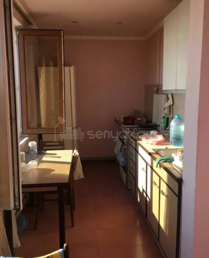 2 Սենյականոց Բնակարան Քարե Շենքում, 62քմ, 3/4 հարկ, Կոսմետիկ Վերանորոգված