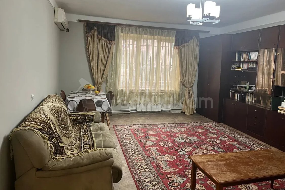 3 Սենյականոց Բնակարան Քարե Շենքում, 105քմ, 1/3 հարկ, Կոսմետիկ Վերանորոգված