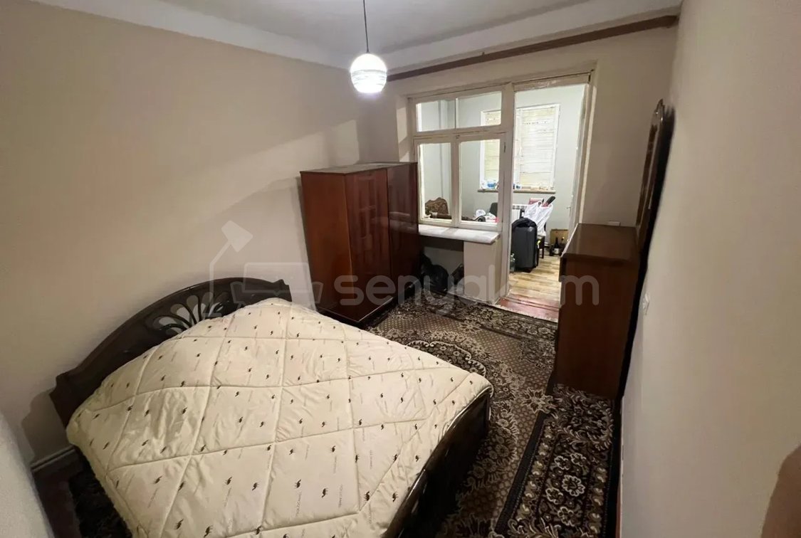 3 Սենյականոց Բնակարան Քարե Շենքում, 105քմ, 1/3 հարկ, Կոսմետիկ Վերանորոգված
