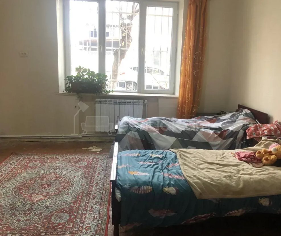 3 Սենյականոց Բնակարան Քարե Շենքում, 105քմ, 1/3 հարկ, Կոսմետիկ Վերանորոգված