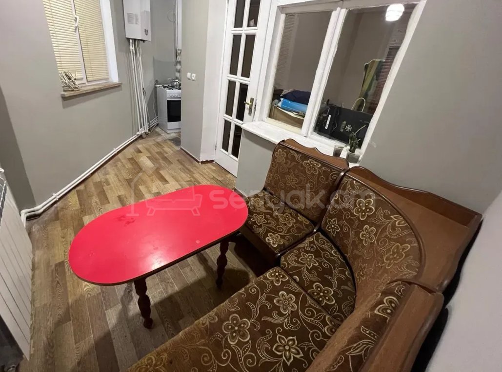 3 Սենյականոց Բնակարան Քարե Շենքում, 105քմ, 1/3 հարկ, Կոսմետիկ Վերանորոգված