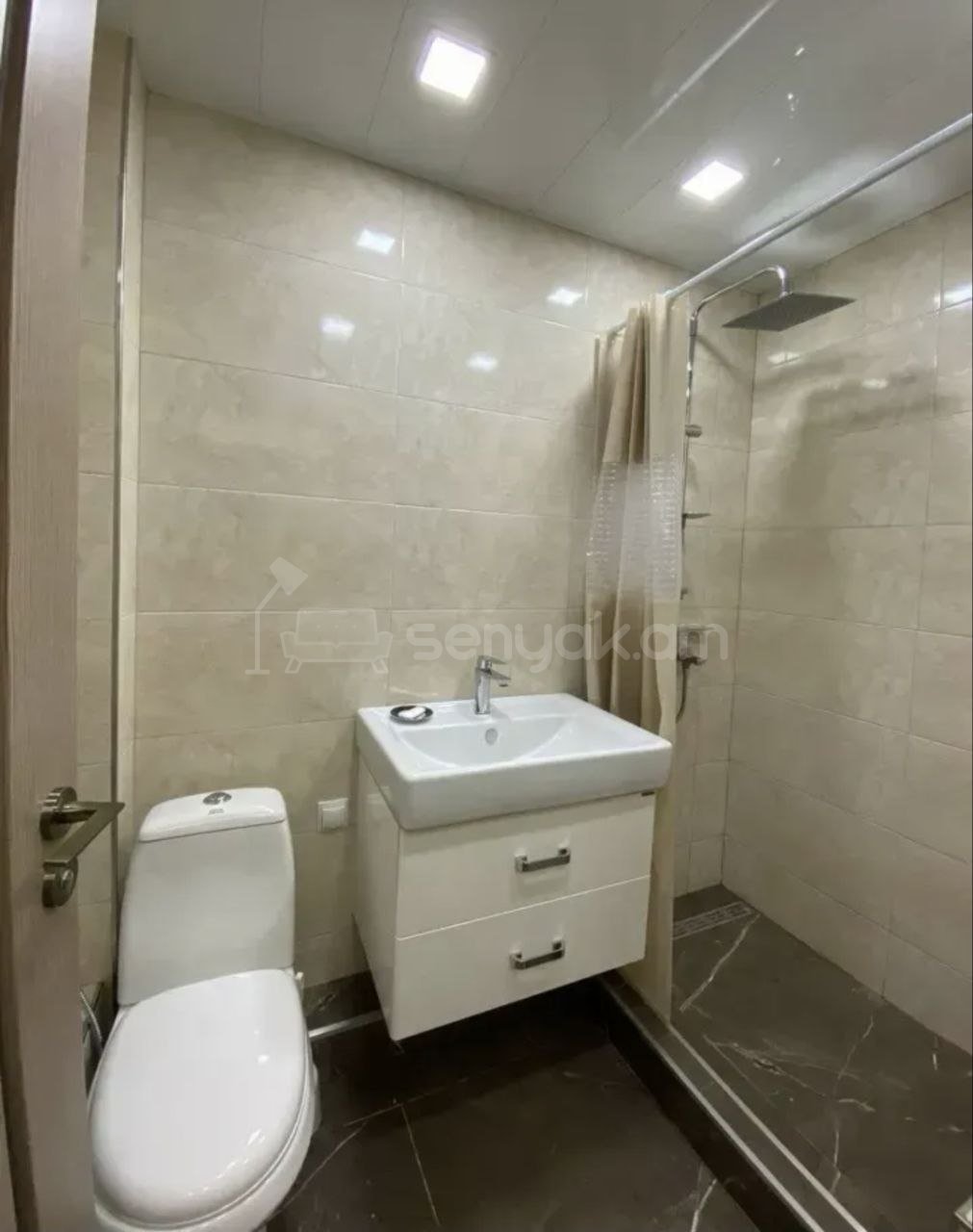 2 Սենյականոց Բնակարան Քարե Շենքում, 56քմ, 4/5 հարկ, Կապիտալ Վերանորոգված