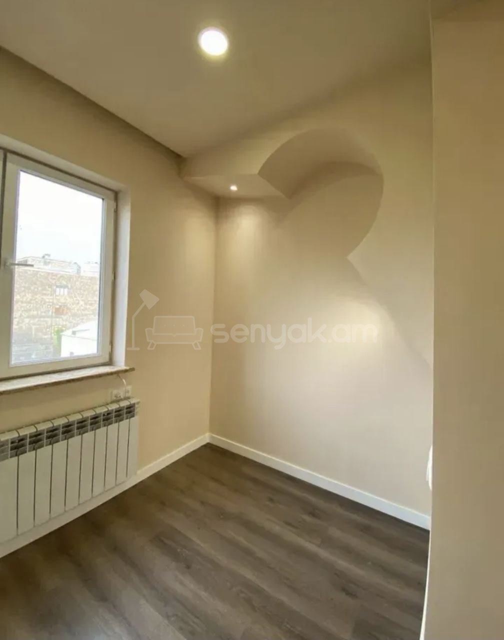2 Սենյականոց Բնակարան Քարե Շենքում, 56քմ, 4/5 հարկ, Կապիտալ Վերանորոգված
