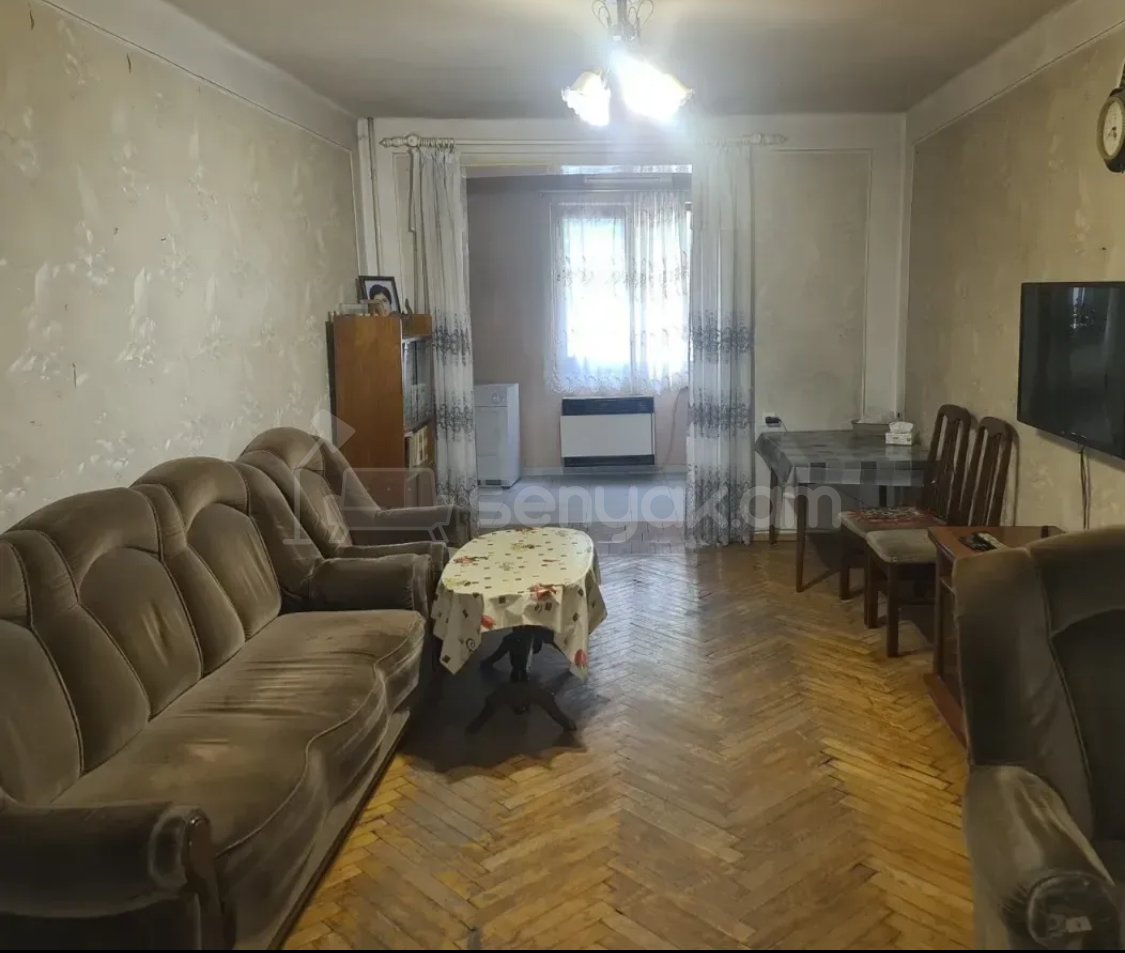 3 Սենյականոց Բնակարան Քարե Շենքում, 71քմ, 1/5 հարկ, Կոսմետիկ Վերանորոգված