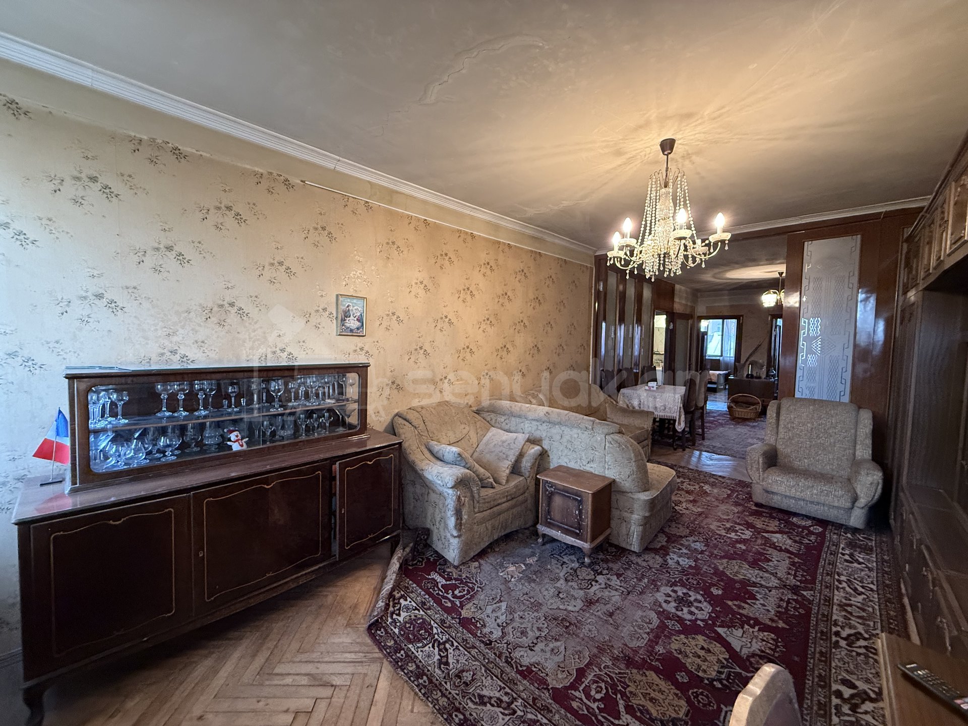3 Սենյականոց Բնակարան, 90քմ, 6/10 հարկ, Պետական Վիճակում
