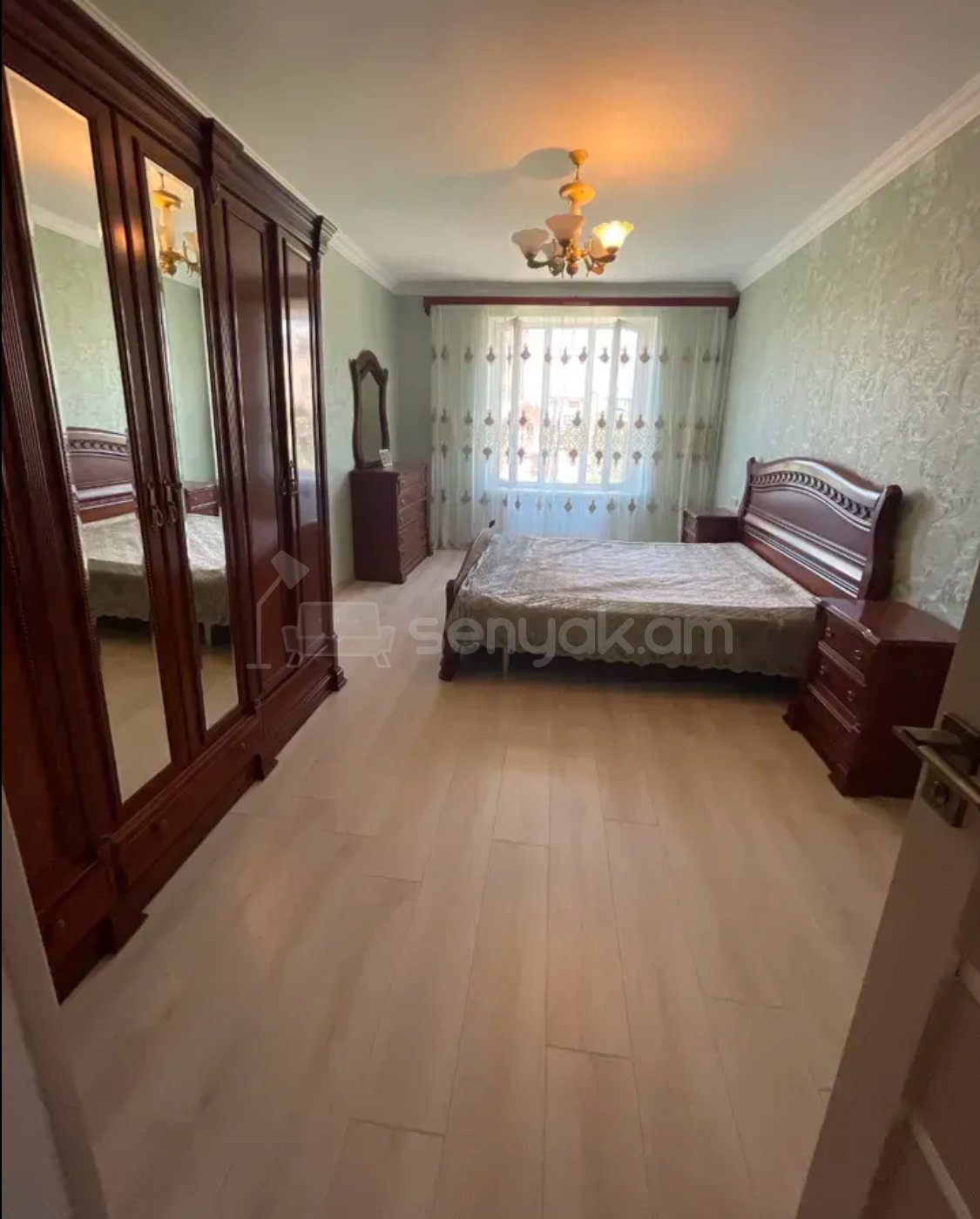 3 Սենյականոց Բնակարան Քարե Շենքում, 98քմ, 4/5 հարկ, Կապիտալ Վերանորոգված, Կահավորված, Արևկող
