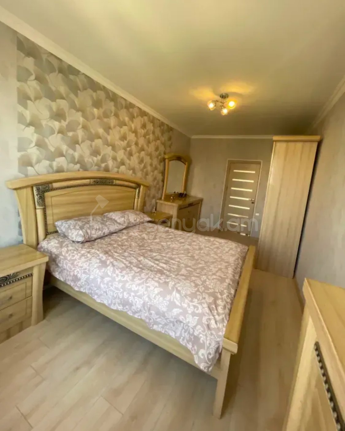 3 Սենյականոց Բնակարան Քարե Շենքում, 98քմ, 4/5 հարկ, Կապիտալ Վերանորոգված, Կահավորված, Արևկող