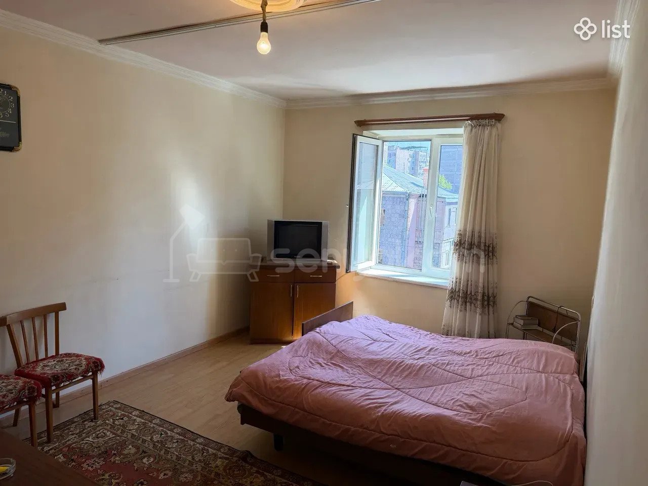 1 Սենյականոց Բնակարան Քարե Շենքում, 32քմ, 4/4 հարկ, Նորմալ Վիճակում