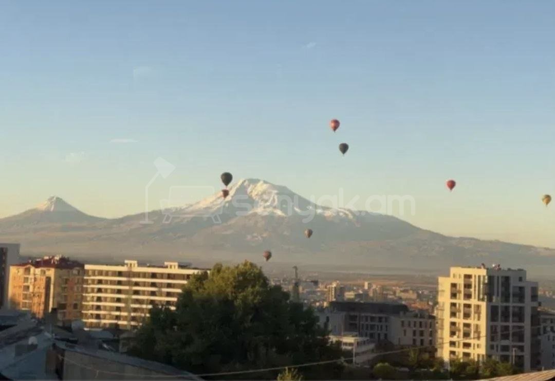 2 Սենյականոց Բնակարան Քարե Շենքում, 44քմ, 4/5 հարկ, Նորմալ Վիճակում, Կահավորված, Արևկող