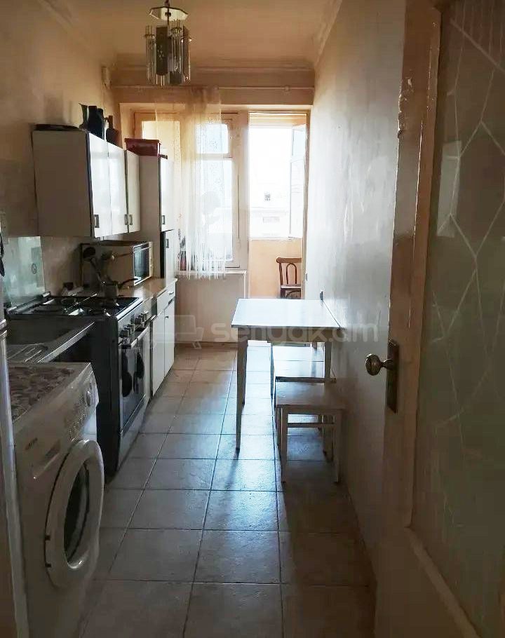 3 Սենյականոց Բնակարան Քարե Շենքում, 77քմ, 4/5 հարկ, Կոսմետիկ Վերանորոգված